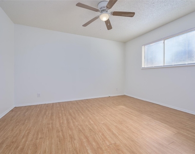 120 Coers Cir - Photo Thumbnail 6