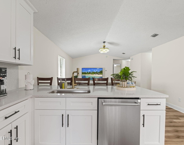 2658 Sam Houston Place - Photo Thumbnail 8