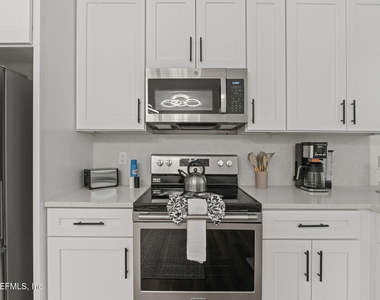 2658 Sam Houston Place - Photo Thumbnail 7