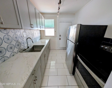 2701 Myra Street - Photo Thumbnail 9