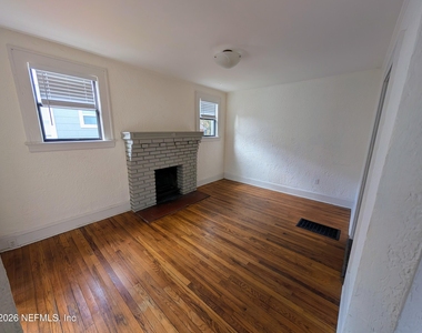 2701 Myra Street - Photo Thumbnail 3