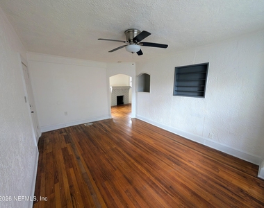 2701 Myra Street - Photo Thumbnail 4