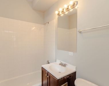 431 E Oakwood Boulevard - Photo Thumbnail 4