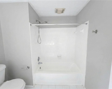 1244 Keys Lake Drive Ne - Photo Thumbnail 7