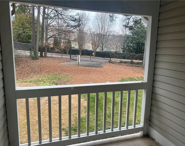 1244 Keys Lake Drive Ne - Photo Thumbnail 5