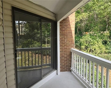 1244 Keys Lake Drive Ne - Photo Thumbnail 2