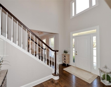 310 Windsor Gate Cove Ne - Photo Thumbnail 10