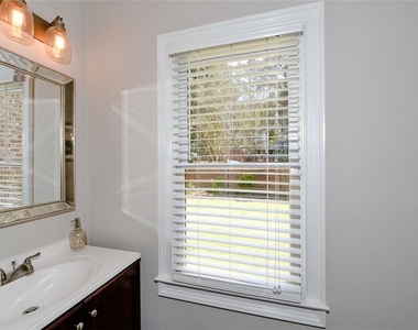 310 Windsor Gate Cove Ne - Photo Thumbnail 29