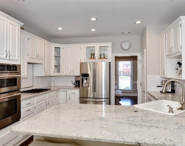 310 Windsor Gate Cove Ne - Photo Thumbnail 16
