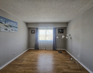 475 Plum Creek Drive - Photo Thumbnail 12