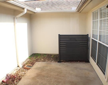 7936 Pecan Drive - Photo Thumbnail 12