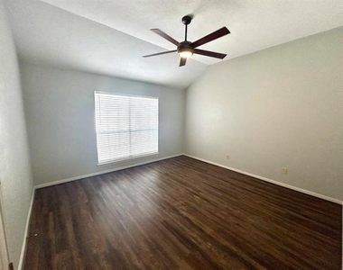 7936 Pecan Drive - Photo Thumbnail 8