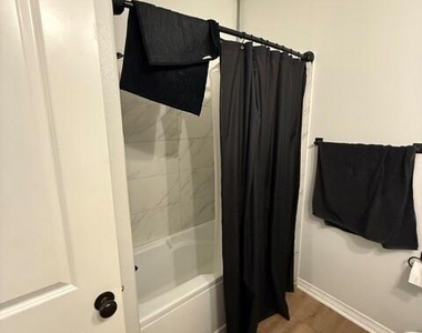 505 Holstein Drive - Photo Thumbnail 2
