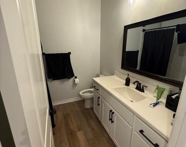 505 Holstein Drive - Photo Thumbnail 3