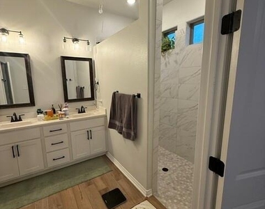 505 Holstein Drive - Photo Thumbnail 8