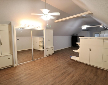 1702 Cougar Creek Street - Photo Thumbnail 8