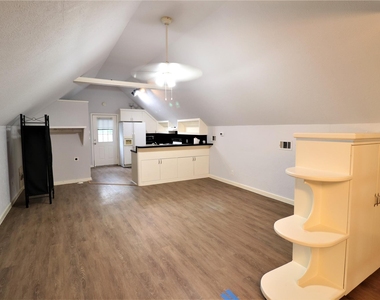 1702 Cougar Creek Street - Photo Thumbnail 9
