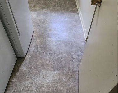 424 Roundtop Avenue - Photo Thumbnail 2