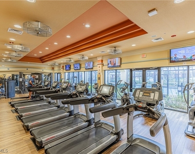 8641 Piazza Del Lago Circle - Photo Thumbnail 6