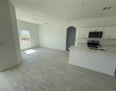 3005 31st Street W - Photo Thumbnail 7