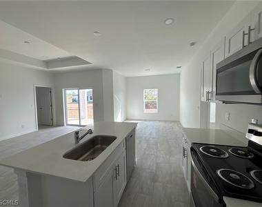 3005 31st Street W - Photo Thumbnail 3