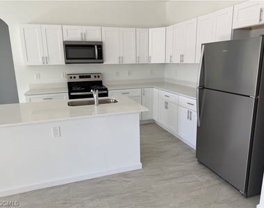 3005 31st Street W - Photo Thumbnail 6