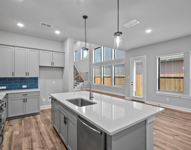 1519 Noble Park Drive - Photo Thumbnail 20