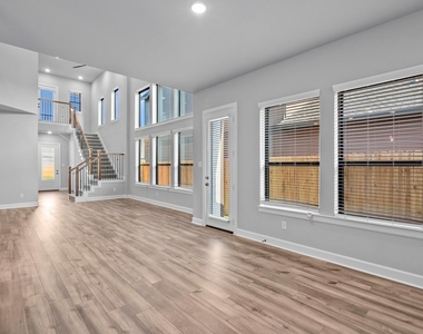 1519 Noble Park Drive - Photo Thumbnail 14