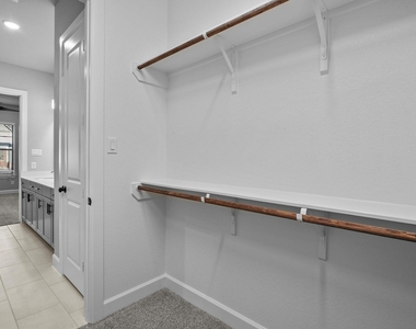1519 Noble Park Drive - Photo Thumbnail 13
