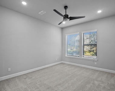 1519 Noble Park Drive - Photo Thumbnail 9