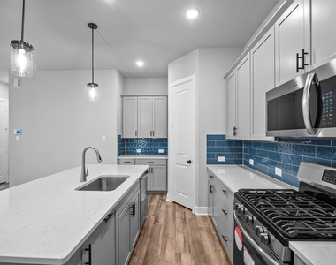 1519 Noble Park Drive - Photo Thumbnail 19