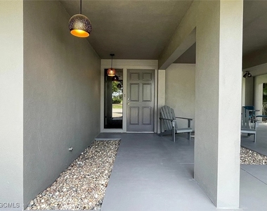 1702 Hill Avenue - Photo Thumbnail 7