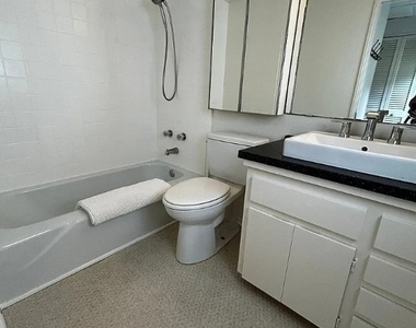 1702 Hill Avenue - Photo Thumbnail 15