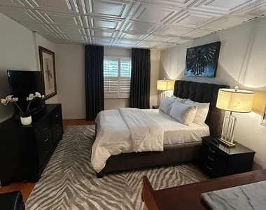 1702 Hill Avenue - Photo Thumbnail 12