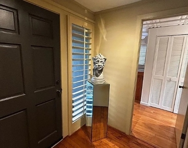 1702 Hill Avenue - Photo Thumbnail 10