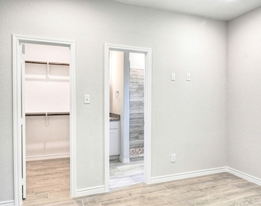 9824 Arbor Oak - Photo Thumbnail 16