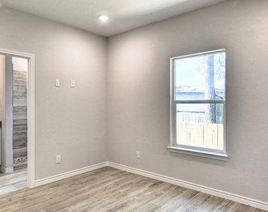 9824 Arbor Oak - Photo Thumbnail 15