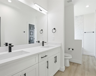 712 Delano Street - Photo Thumbnail 38