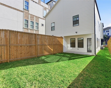 712 Delano Street - Photo Thumbnail 14