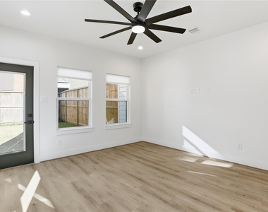712 Delano Street - Photo Thumbnail 32