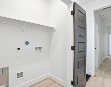 712 Delano Street - Photo Thumbnail 42
