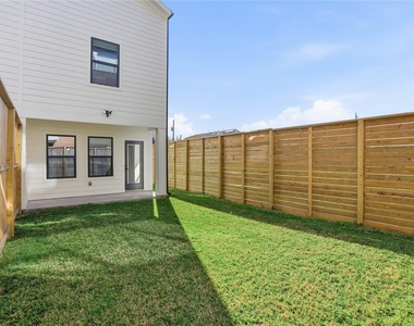 712 Delano Street - Photo Thumbnail 15
