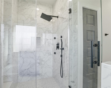 712 Delano Street - Photo Thumbnail 13
