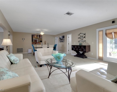 562 Goldcoast Court - Photo Thumbnail 7