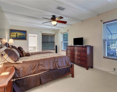 562 Goldcoast Court - Photo Thumbnail 10