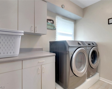 562 Goldcoast Court - Photo Thumbnail 17