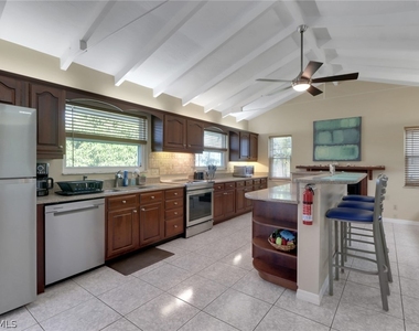 562 Goldcoast Court - Photo Thumbnail 8