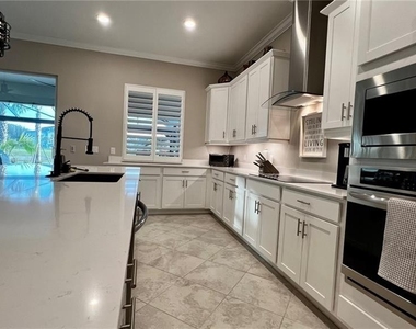 5985 Berwick Lane - Photo Thumbnail 8