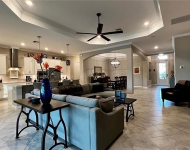 5985 Berwick Lane - Photo Thumbnail 10