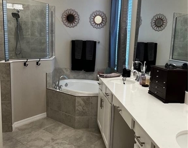 5985 Berwick Lane - Photo Thumbnail 16